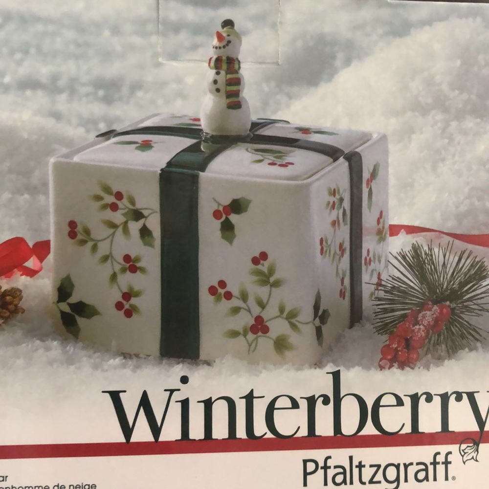 Pfaltzgraff Snowman Treat Jar Winterberry Collection - Picture 4 of 5